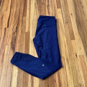 Navy Lululemon leggings. Size 6